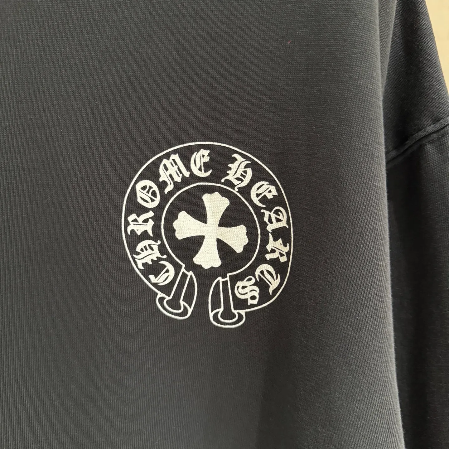 🅿️340 [Strict quality control] CH Croixin's new long-sleeved sweatshirt T-shirt. Heavy 340g double yarn fabric. Wash the whole garment twice. Frayed and torn on all four sides. Heavy fabric. The neckline is made of icy Solona. Loose fit. Deep, wide and stylish. No deformation or shrinkage. Color: 3 colors, black, white and gray. Size: M-2xl